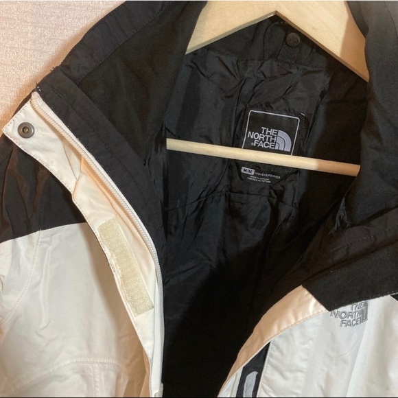 NORTH FACE Winter Coat - Picture 8 of 8